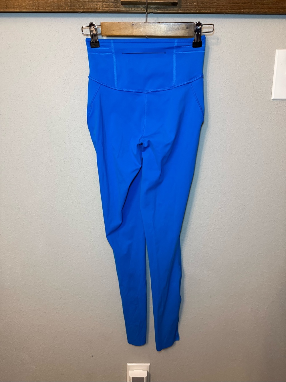 Lululemon Base Pace High-Rise Tight
28"' Poolside Size 4 - Picture 9 of 13
